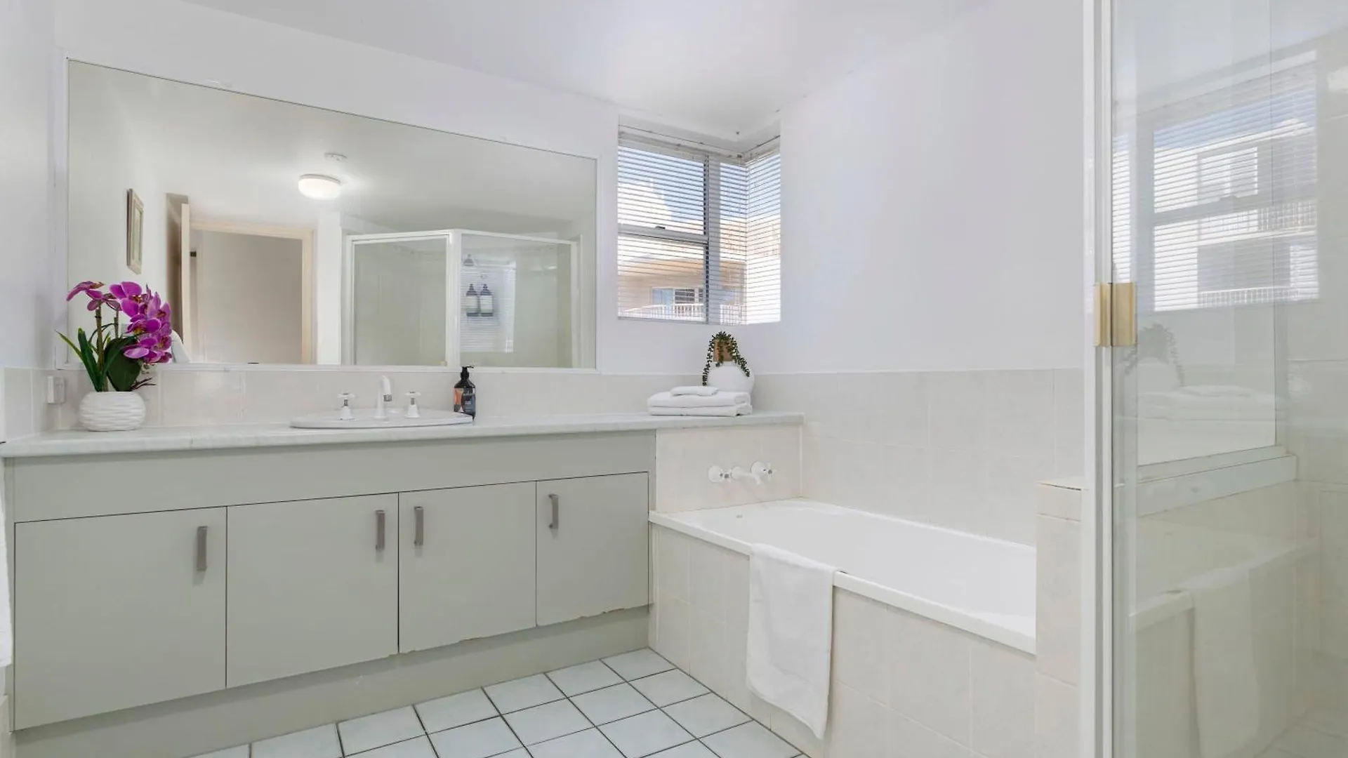 Surfside At Buddina With Direct Beach Access Apartamento